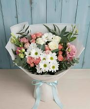 Букет цветов из:  Розы, Лизиантусы и Хризантемы в Тбилисской