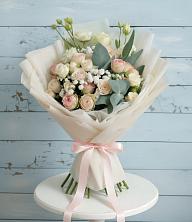 Букет цветов из:  Розы и Лизиантусы в Тбилисской