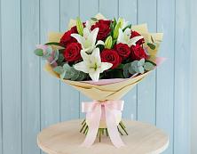 Букет цветов из:  Лилии и Розы в Тбилисской
