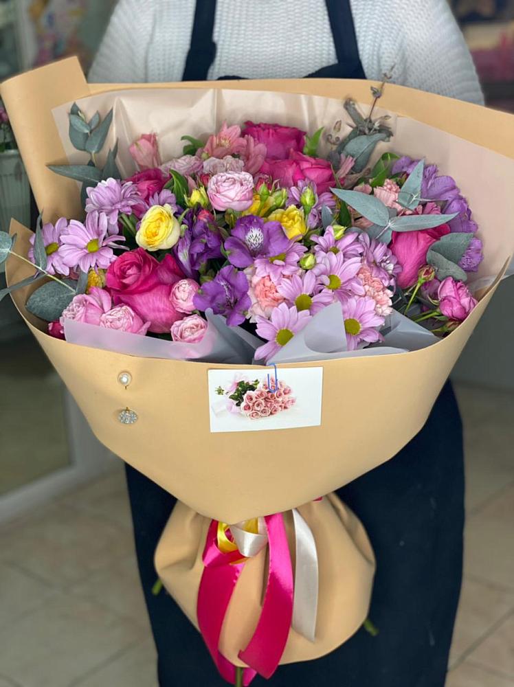 Букет цветов из: Хризантемы, Гвоздики и Альстромерии в Тбилисской