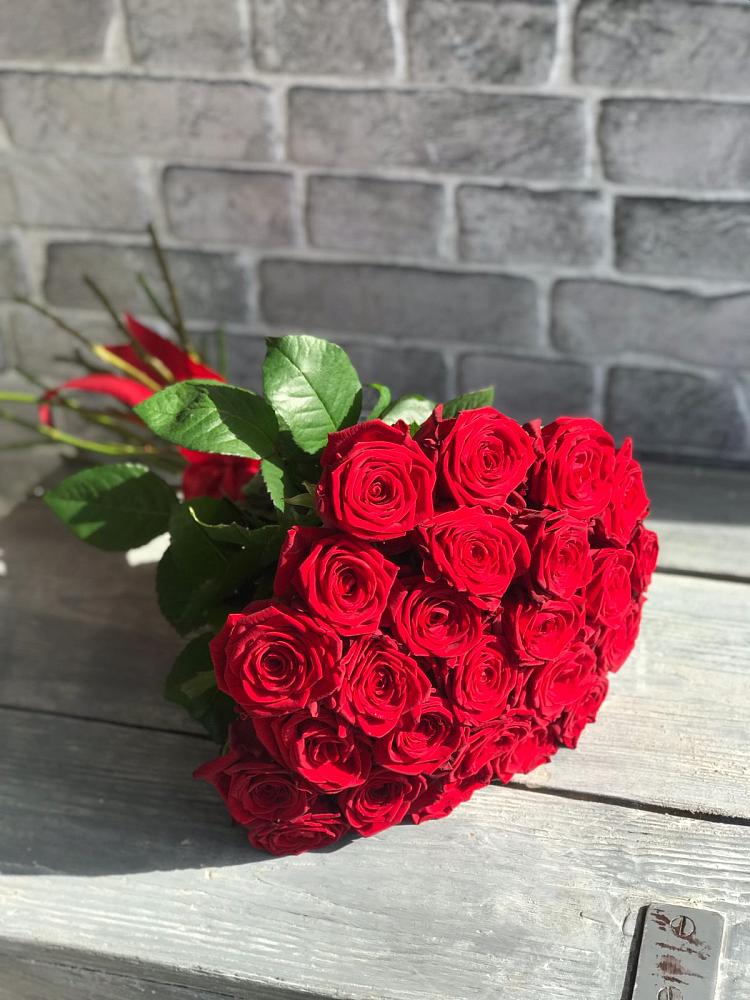 Букет Красные розы Фридом в Тбилисской