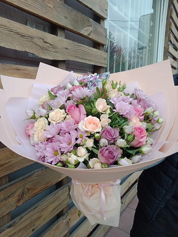 Букет цветов из: Розы и Хризантемы в Тбилисской