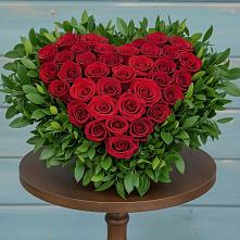 Цветочная композиция из Розы в виде сердца в Тбилисской