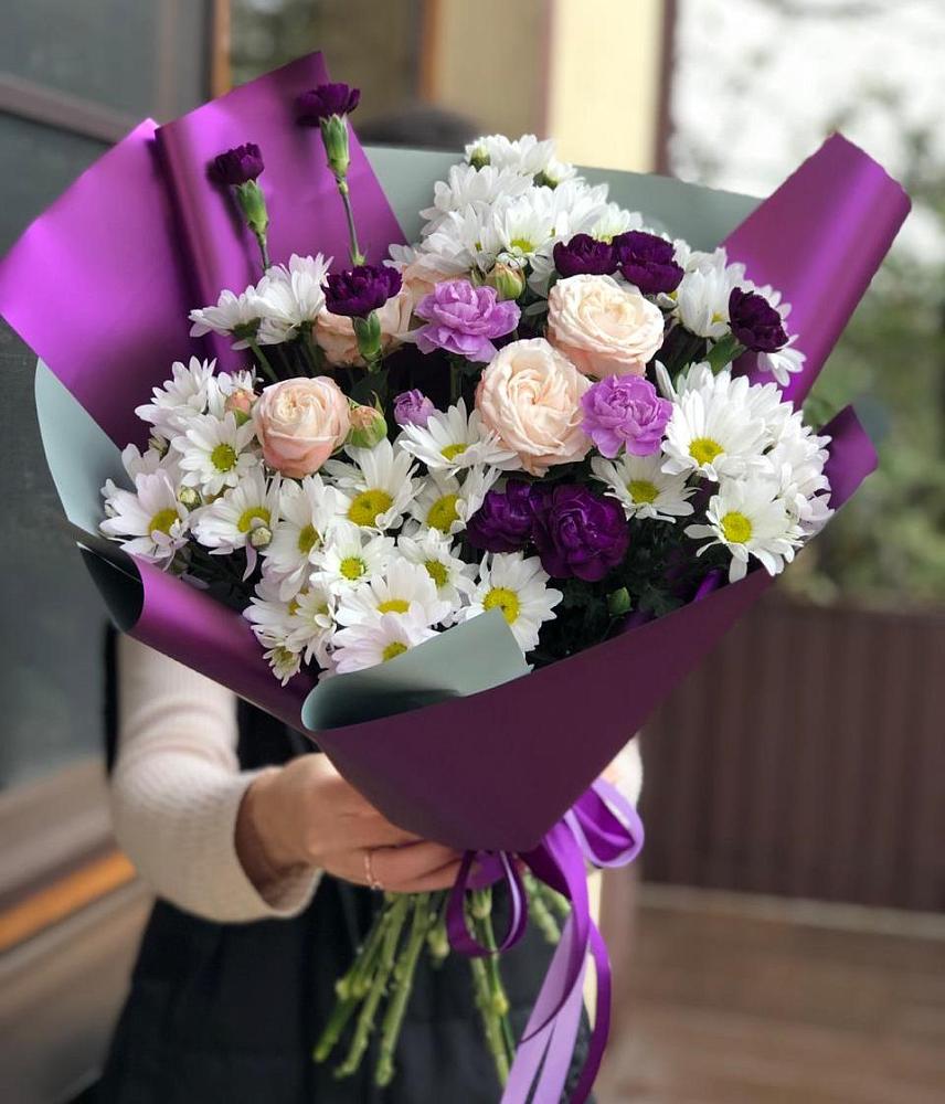 Букет цветов из: Хризантемы, Гвоздики и Розы в Тбилисской