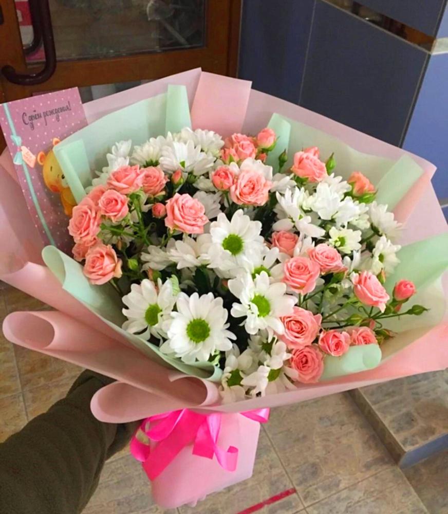 Букет цветов из: Розы и Хризантемы в Тбилисской