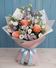 Букет цветов из:  Лизиантусы, Розы, Альстромерии и Гипсофила в Тбилисской
