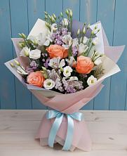 Букет цветов из:  Лизиантусы, Розы, Альстромерии и Гипсофила в Тбилисской