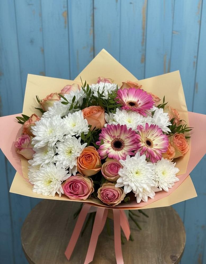 Букет цветов из: Розы, Герберы и Хризантемы в Тбилисской