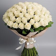 Букет 101 беля роза Белоснежка в Тбилисской
