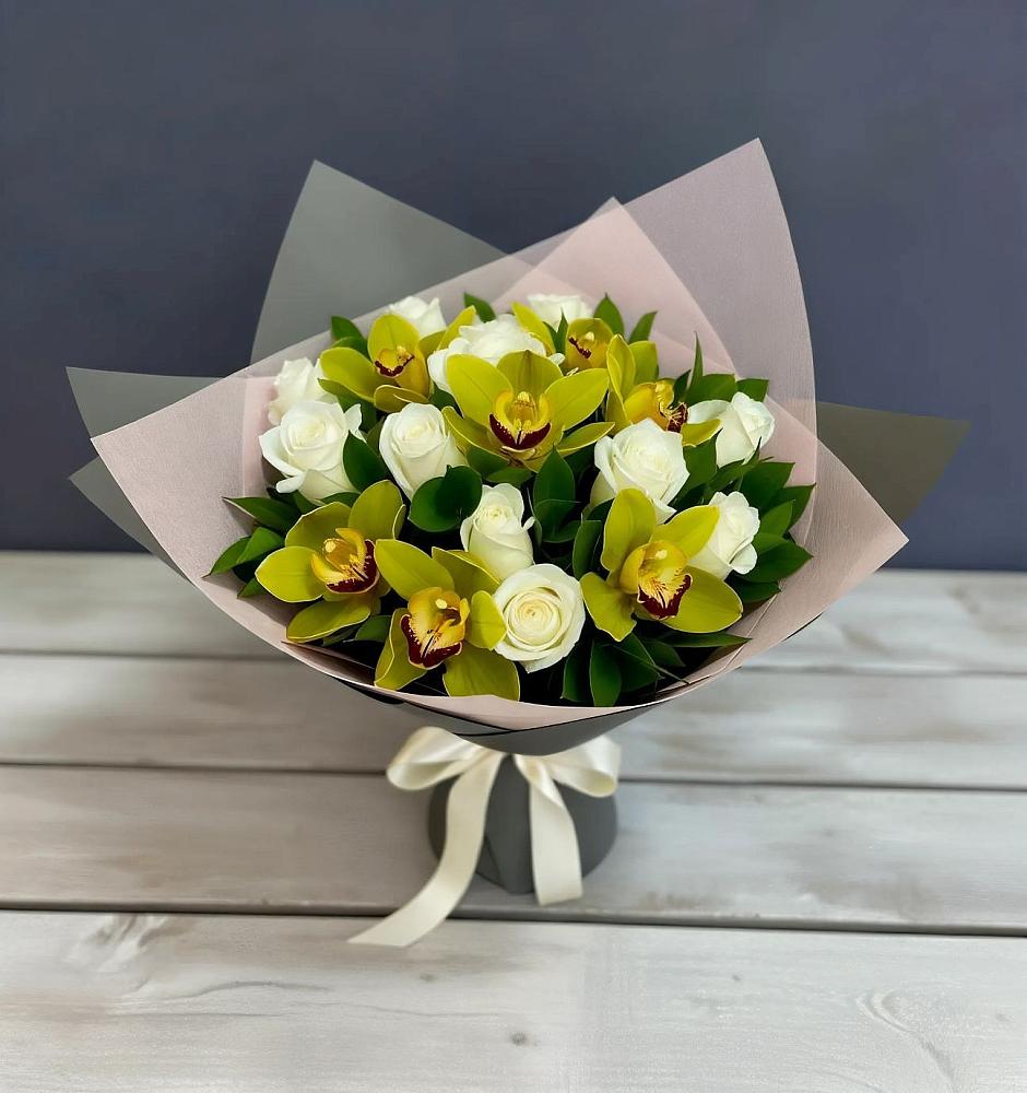 Букет цветов из: Орхидеи и Розы в Тбилисской