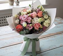 Букет цветов из:  Розы, Лизиантусы и Гвоздики #REPLACE_PRED# Тбилисской