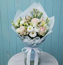 Букет цветов из:  Розы и Лизиантусы в Тбилисской