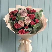 Букет цветов из:  Гвоздики и Розы в Тбилисской