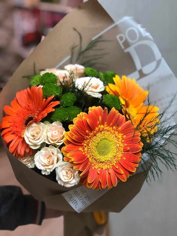 Букет цветов из: Герберы, Хризантемы и Розы в Тбилисской