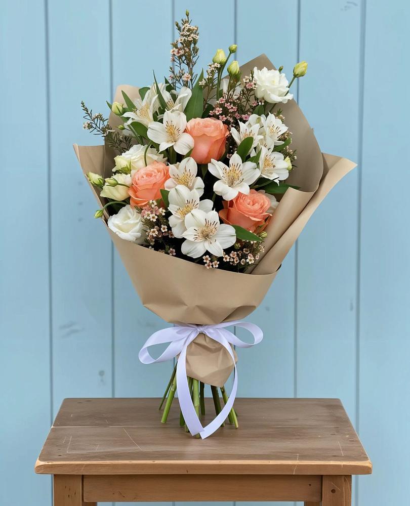 Букет цветов из: Альстромерии, Лизиантусы, Розы и Хризантемы в Тбилисской