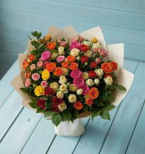 Букет Микс из разноцветных кустовых роз в Тбилисской
